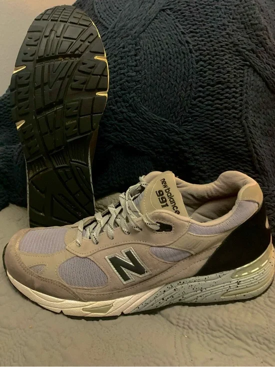 New Balance 991 Light Gray & White Athletic Sneakers - Picture 5 of 10